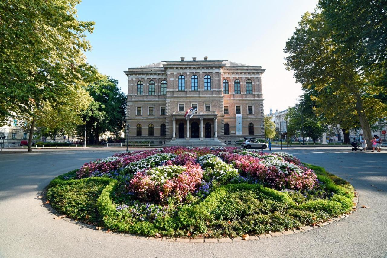 Апартаменти 1Br In Central Zagreb & Main Station, Free Parking Екстер'єр фото